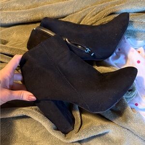 Elegant Black Ankle Boots